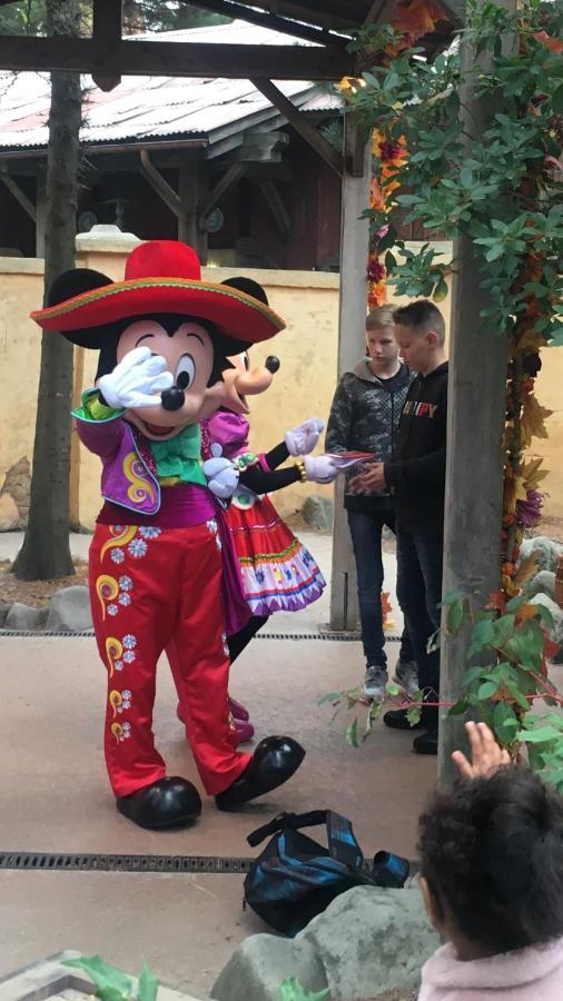 F&B'S Garden 10 Min Disneyland Paris Montry Екстер'єр фото